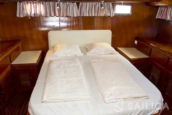 Staryacht 1940 - Yacht Charter Sailica