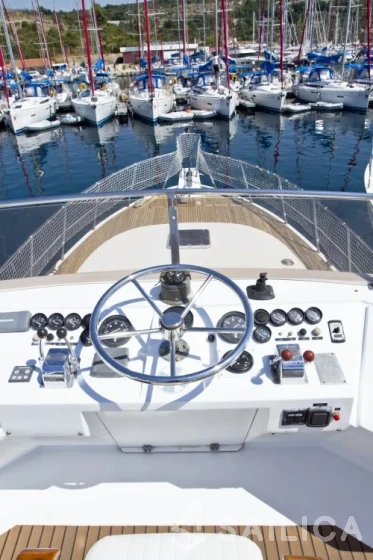 Staryacht 1940 - Yacht Charter Sailica
