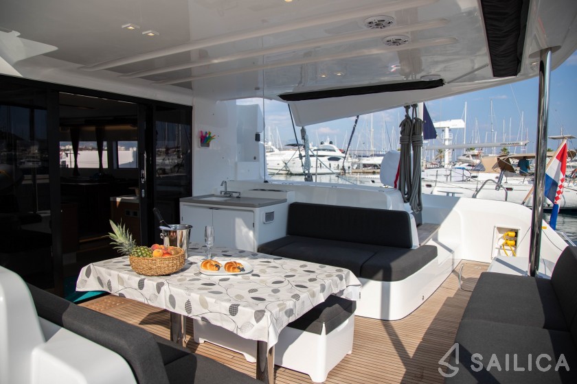 Lagoon 50 - Yacht Charter Sailica