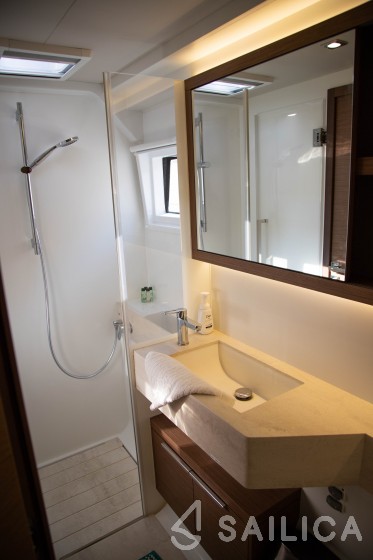 Lagoon 50 - Yacht Charter Sailica
