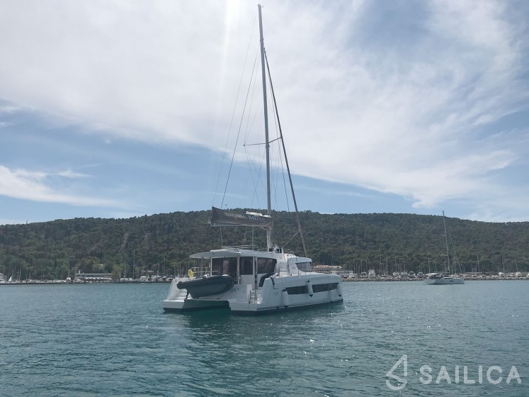 Bali 4.8  - Yacht Charter Sailica