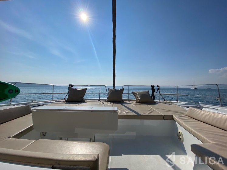 Bali 4.8  - Yacht Charter Sailica