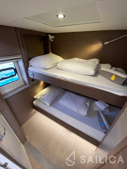 Bali 4.8  - Yacht Charter Sailica