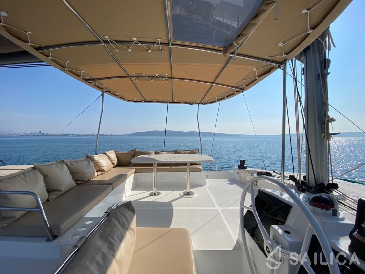 Bali 4.8  - Yacht Charter Sailica