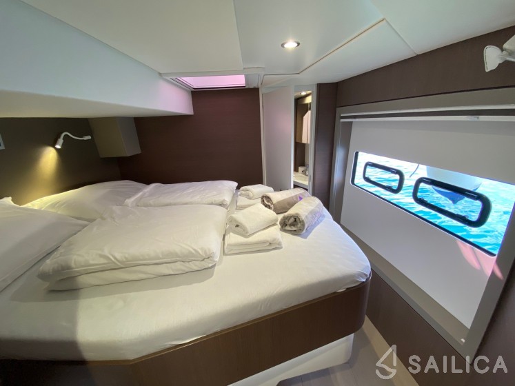Bali 4.8  - Yacht Charter Sailica