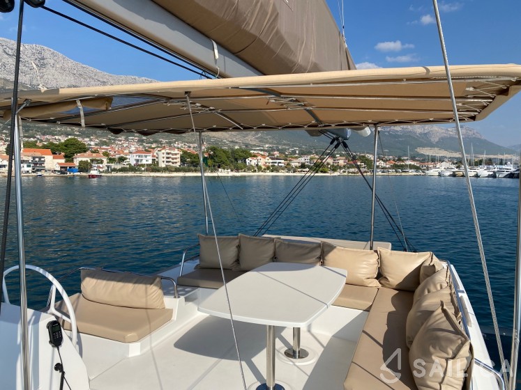 Bali 4.8  - Yacht Charter Sailica