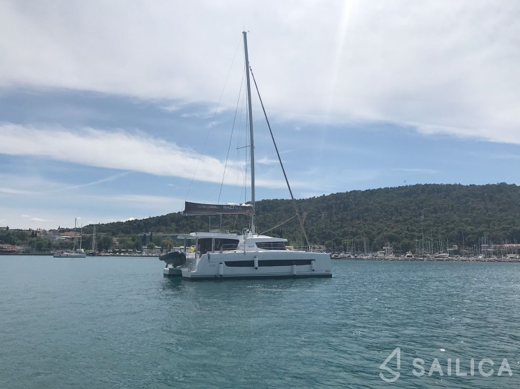 Bali 4.8  - Yacht Charter Sailica