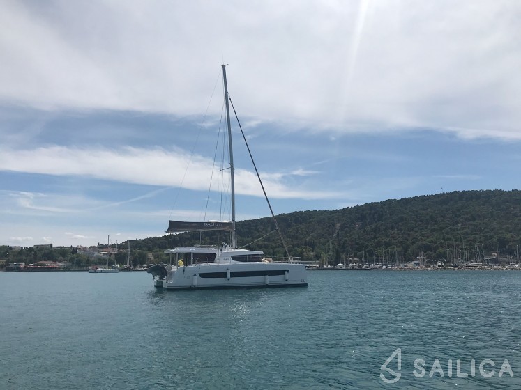 Bali 4.8  - Yacht Charter Sailica