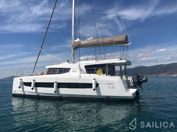 Bali 4.8  - Yacht Charter Sailica