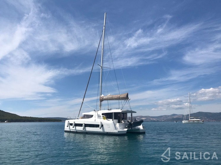 Bali 4.8  - Yacht Charter Sailica