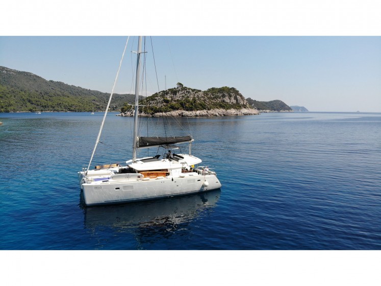 Lagoon 450  Flybridge - Yacht Charter Sailica