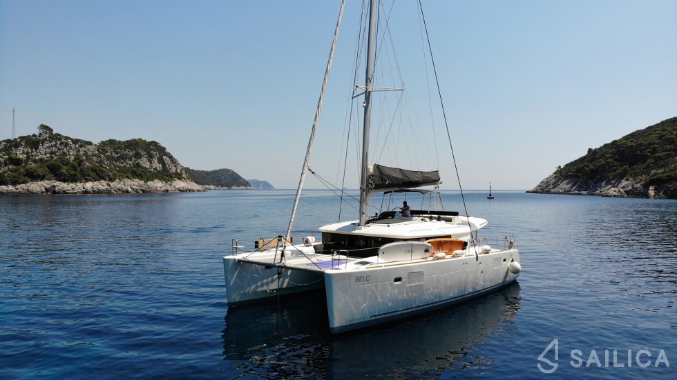 Lagoon 450  Flybridge - Yacht Charter Sailica