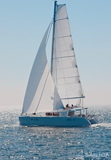 Lagoon 450  Flybridge - Yacht Charter Sailica