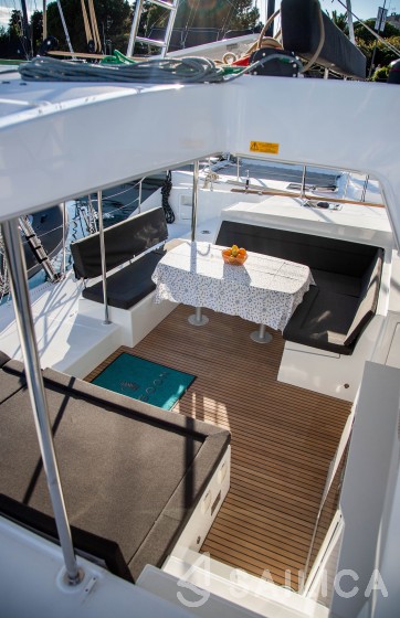 Lagoon 450  Flybridge - Yacht Charter Sailica