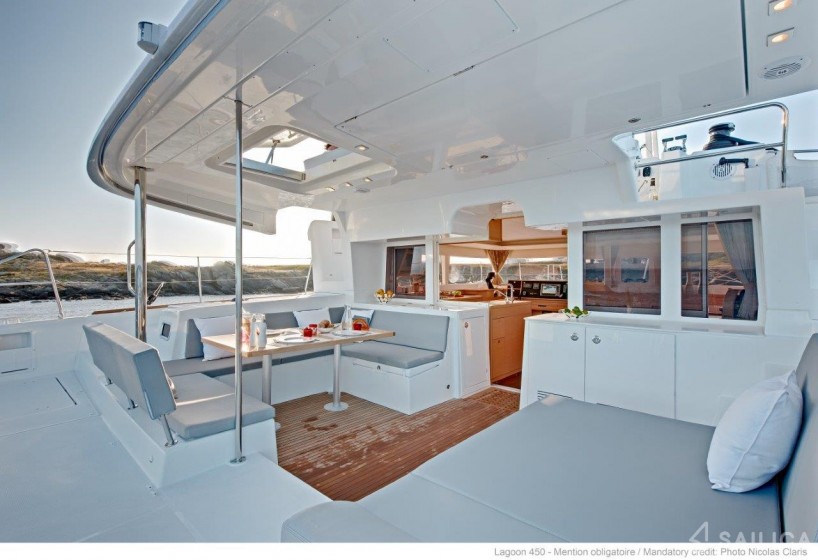 Lagoon 450  Flybridge - Yacht Charter Sailica