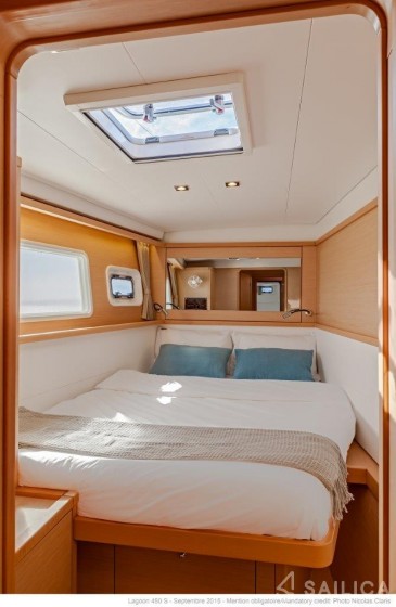 Lagoon 450  Flybridge - Yacht Charter Sailica