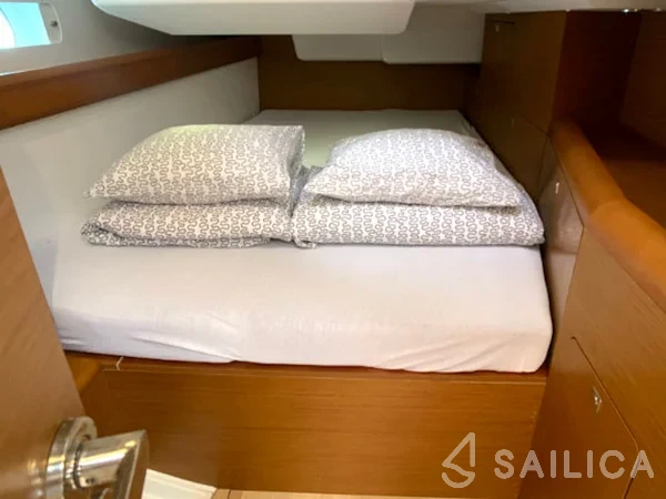 Sun Odyssey 479 - Yacht Charter Sailica