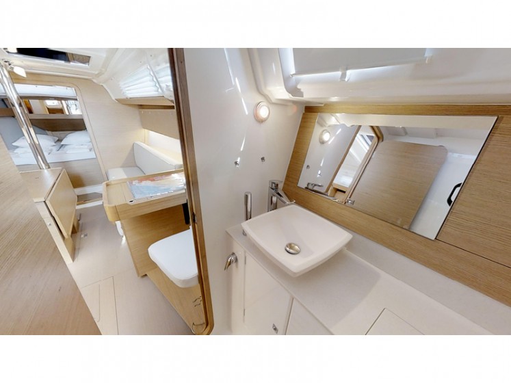 Dufour 360 GL - Yacht Charter Sailica