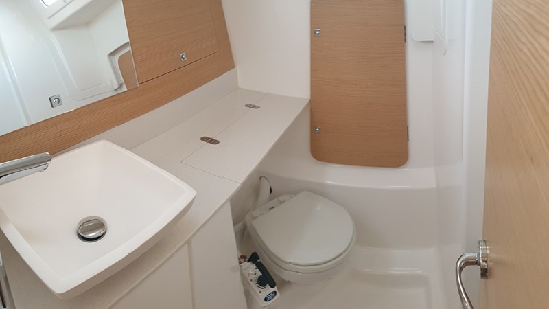 Dufour 360 GL - Yacht Charter Sailica