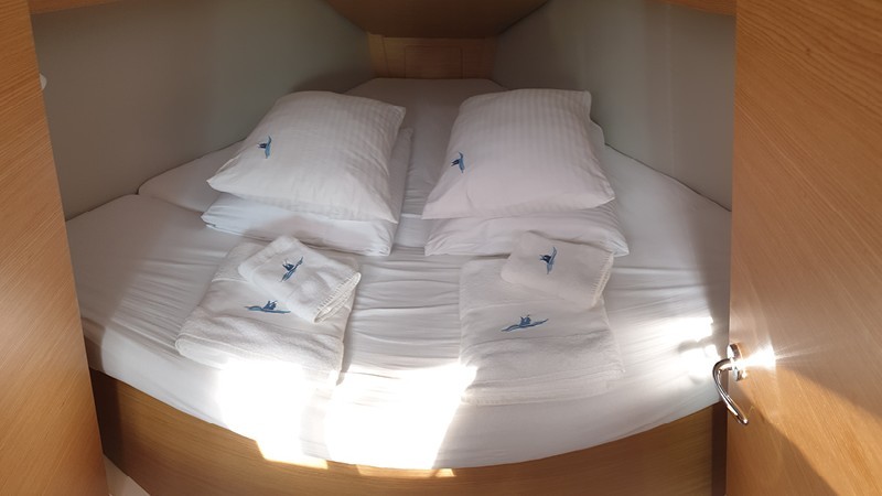 Dufour 360 GL - Yacht Charter Sailica
