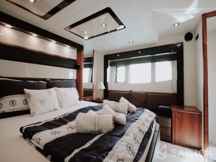 Sunseeker 64 - Yacht Charter Sailica