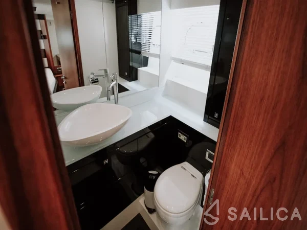 Sunseeker 64 - Yacht Charter Sailica