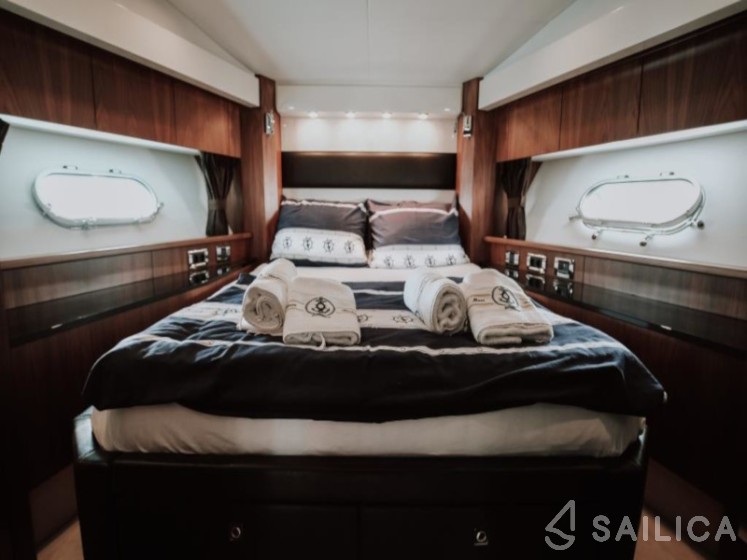 Sunseeker 64 - Yacht Charter Sailica
