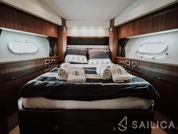 Sunseeker 64 - Yacht Charter Sailica