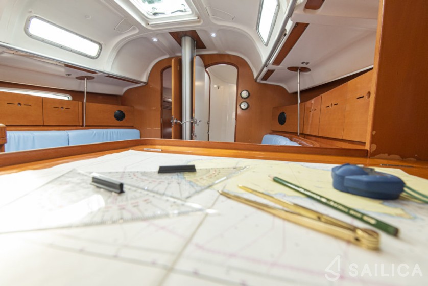 First 40.7 - Yacht Charter Sailica