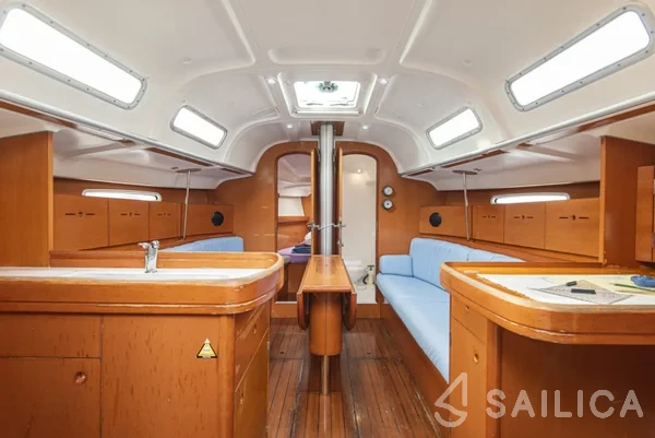 First 40.7 - Yacht Charter Sailica