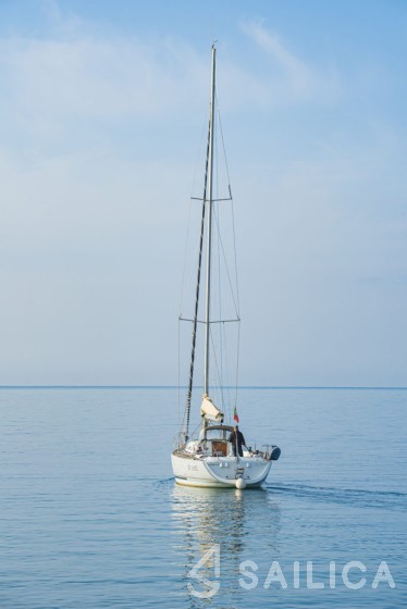 First 40.7 - Yacht Charter Sailica