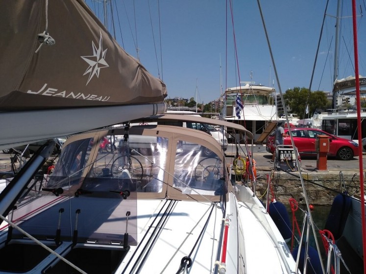 Sun Odyssey 410 - Yacht Charter Sailica