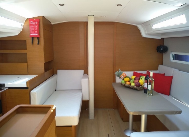 Sun Odyssey 410 - Yacht Charter Sailica