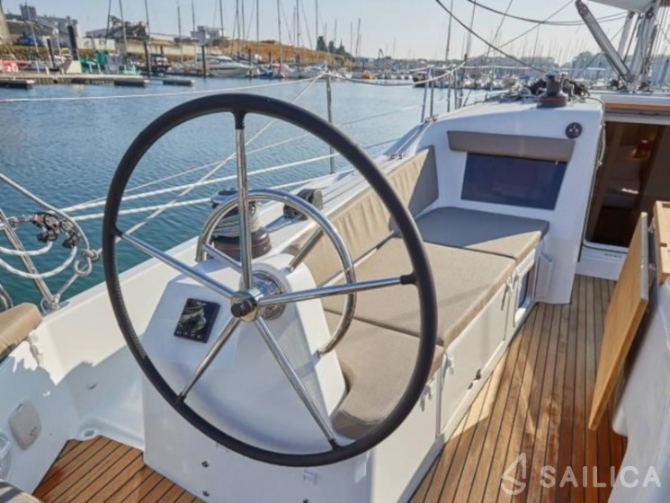 Sun Odyssey 410 - Yacht Charter Sailica