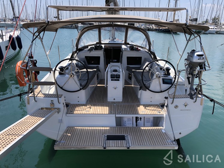 Sun Odyssey 410 - Yacht Charter Sailica