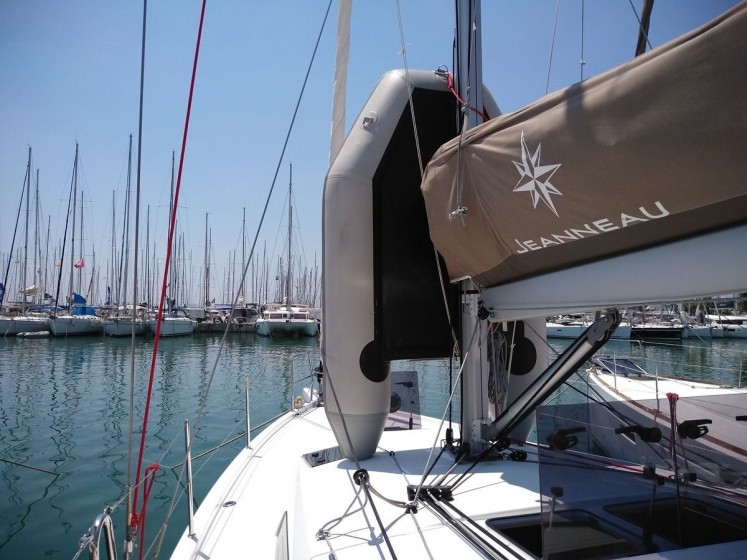 Sun Odyssey 410 - Yacht Charter Sailica