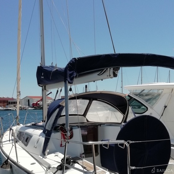 Sun Odyssey 33i - Yacht Charter Sailica