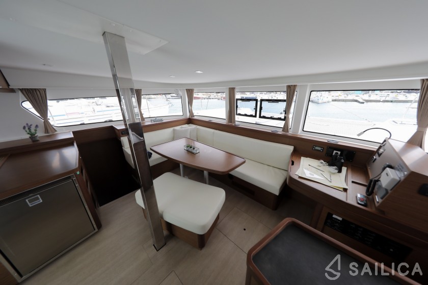Lagoon 42 - Yacht Charter Sailica