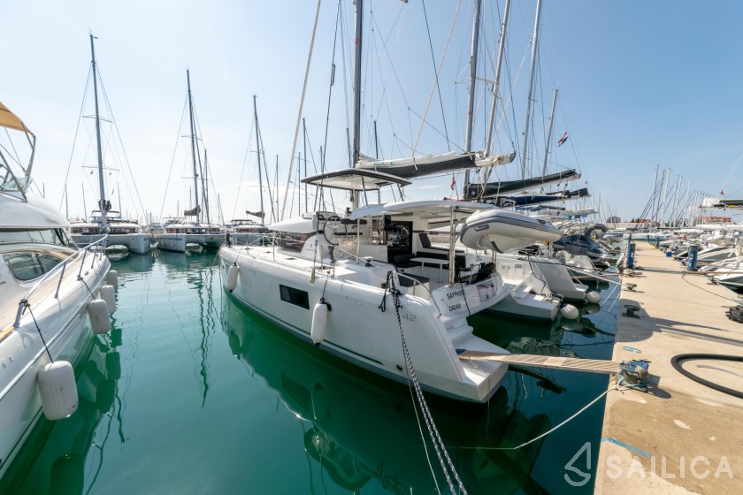 Lagoon 42 - Yacht Charter Sailica