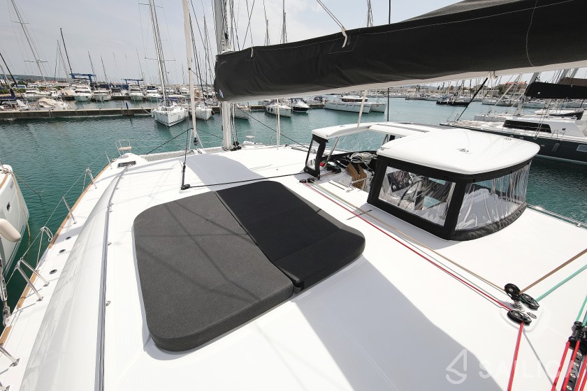 Lagoon 450 S - 4 + 2 cab. - Yacht Charter Sailica