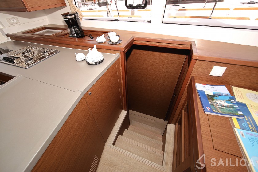 Lagoon 450 S - 4 + 2 cab. - Yacht Charter Sailica