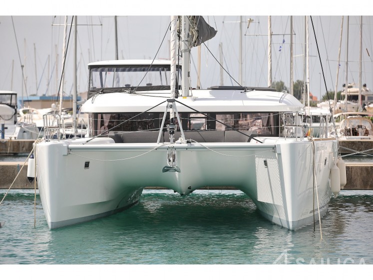 Lagoon 450 S - 4 + 2 cab. - Yacht Charter Sailica