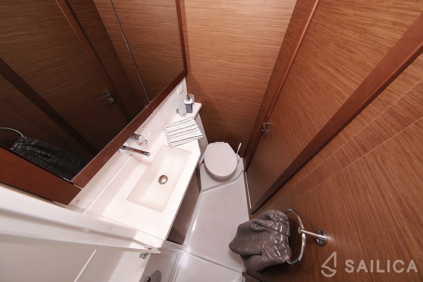 Lagoon 450 S - 4 + 2 cab. - Yacht Charter Sailica