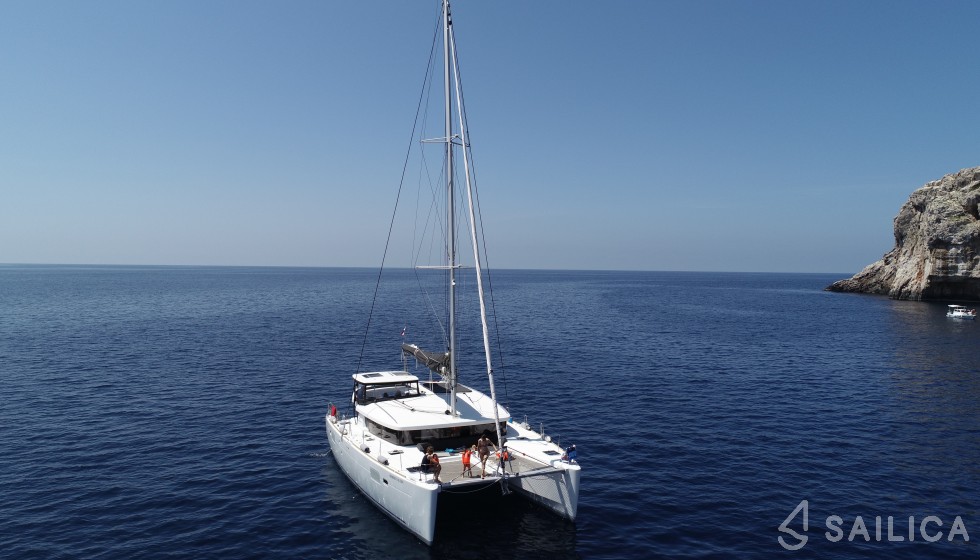 Lagoon 450 S - 4 + 2 cab. - Yacht Charter Sailica