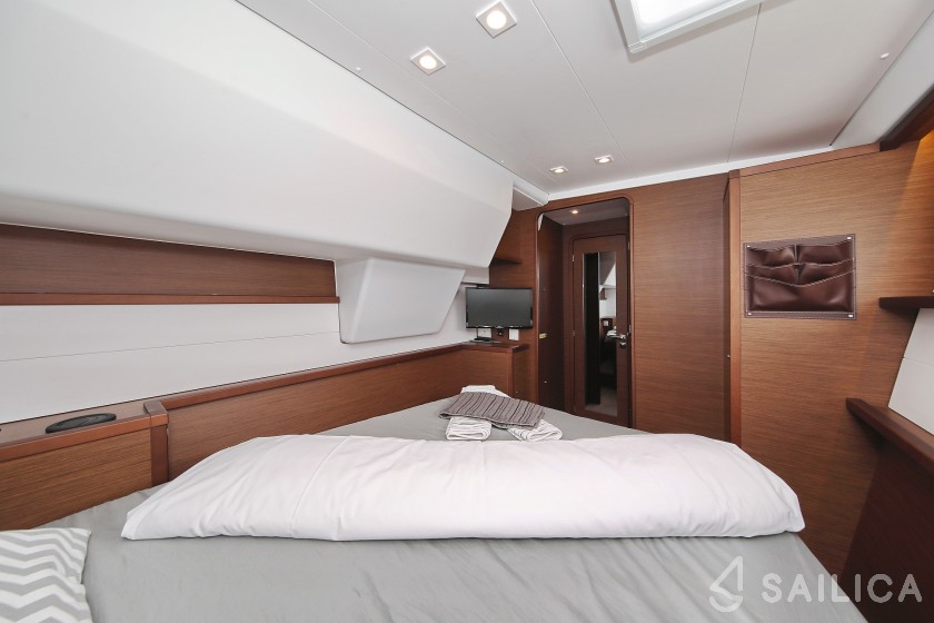 Lagoon 450 S - 4 + 2 cab. - Yacht Charter Sailica