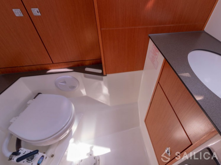 Bavaria Cruiser 37 - Yacht Charter Sailica
