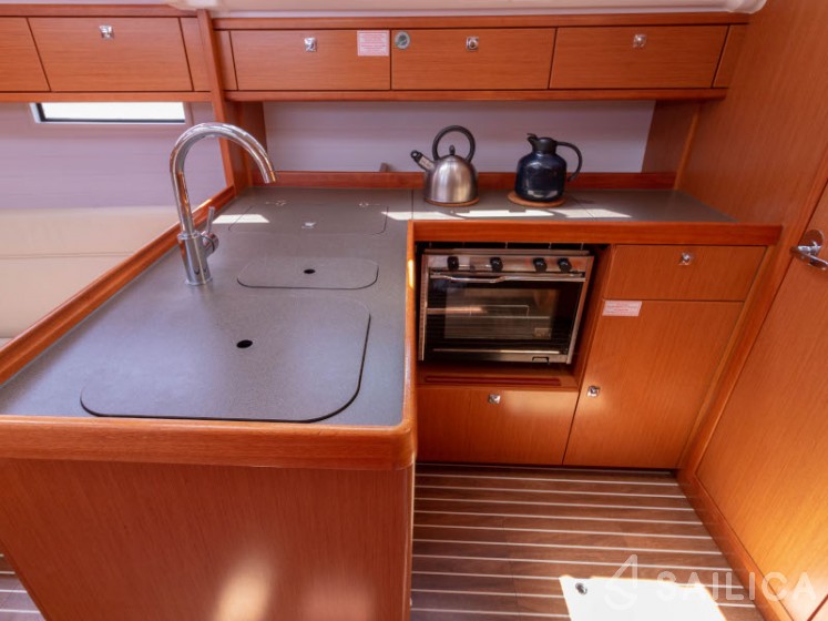 Bavaria Cruiser 37 - Yacht Charter Sailica