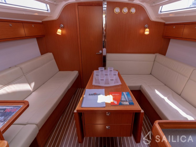 Bavaria Cruiser 37 - Yacht Charter Sailica