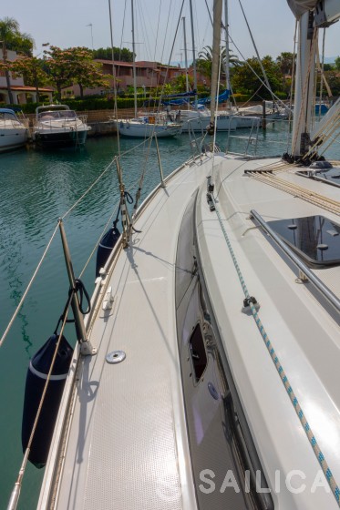 Bavaria Cruiser 37 - Yacht Charter Sailica