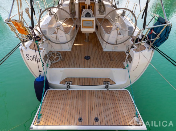 Bavaria Cruiser 37 - Yacht Charter Sailica
